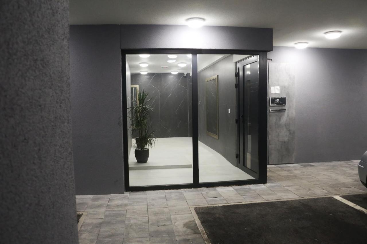 Apartman Natasa Sa Podzemnom Garazom Banja Luka Exterior foto